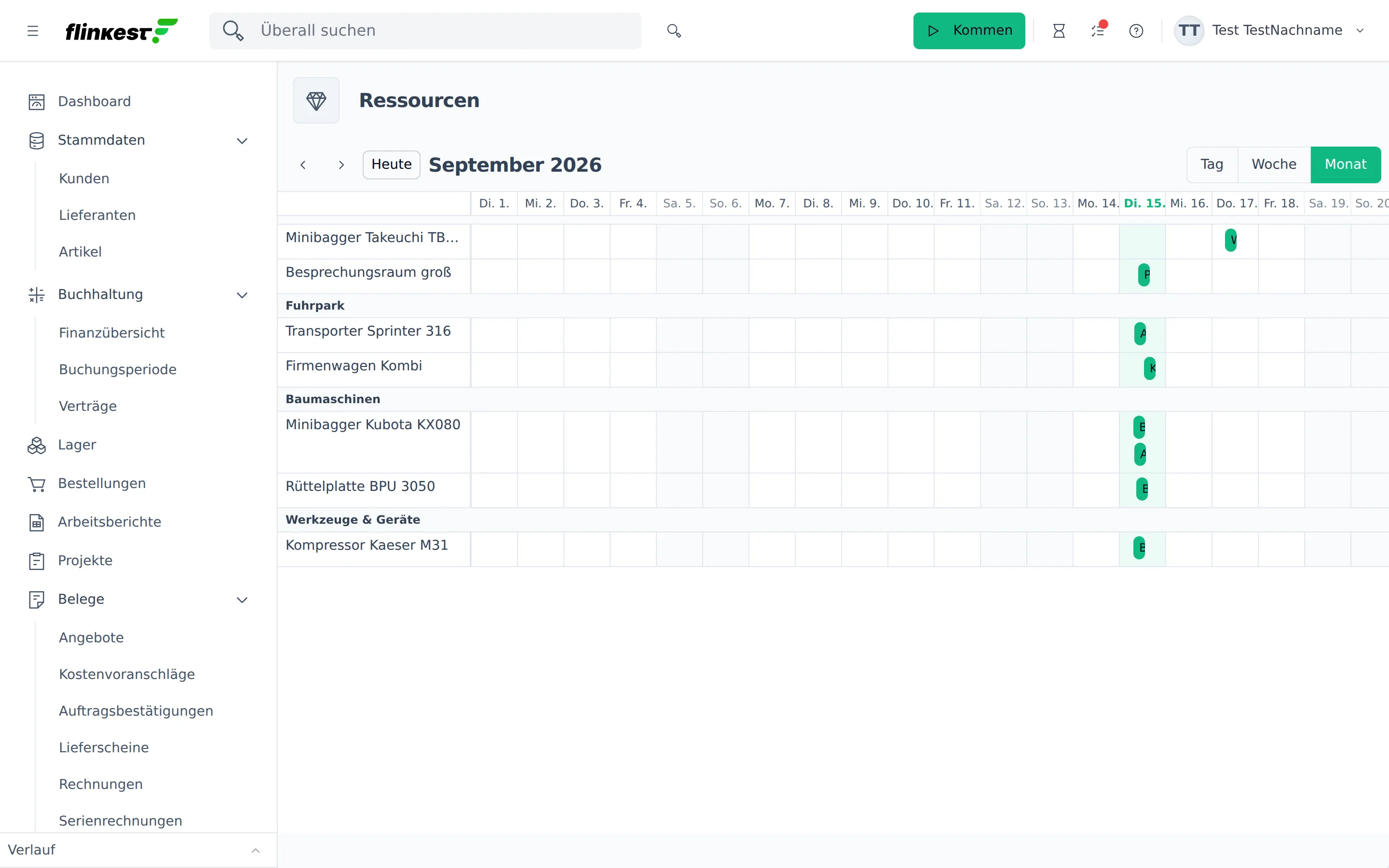Monatsansicht der Ressourcen-Zeitleiste mit Tagesspalten