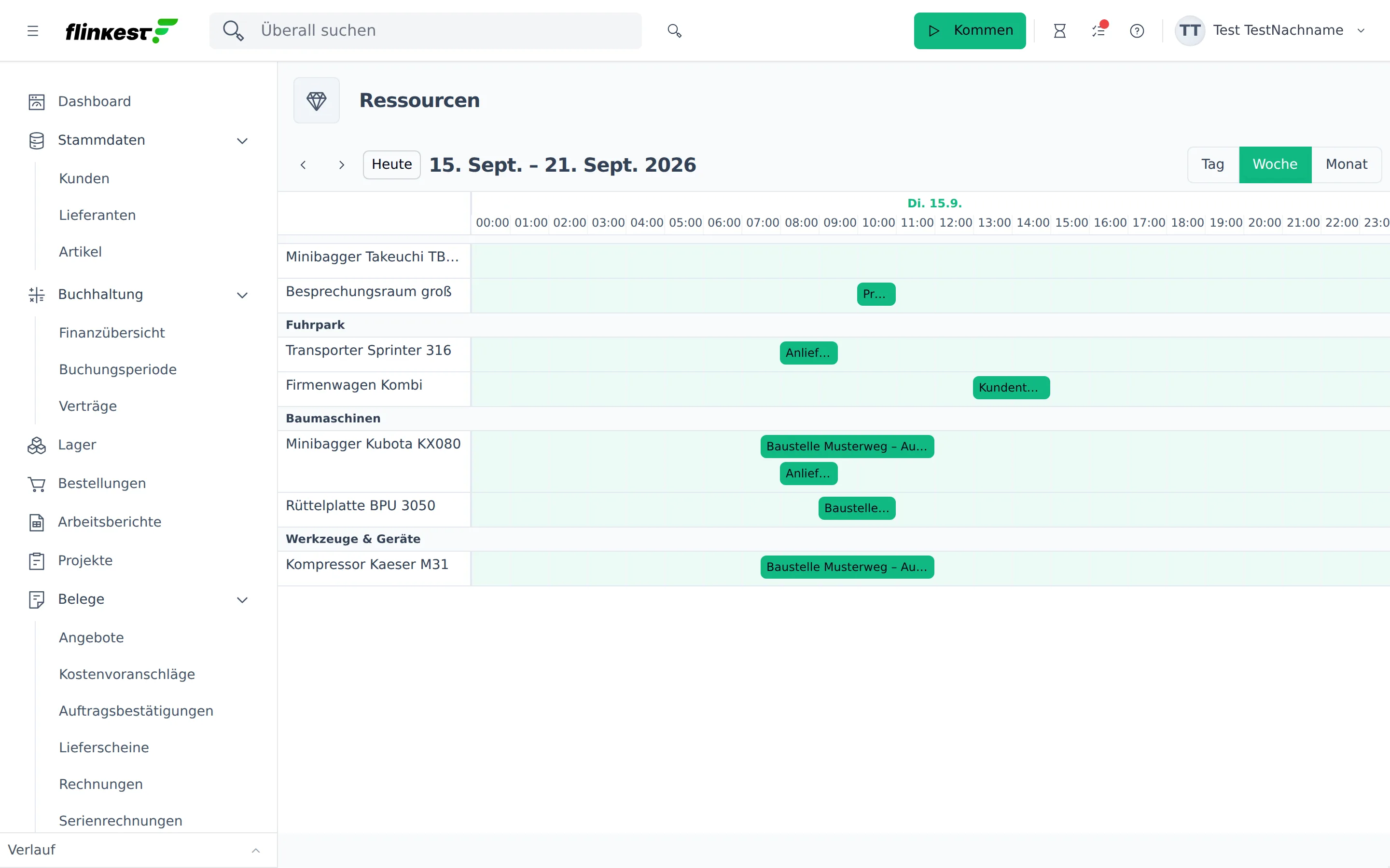 Ressourcen-Zeitleiste in der Wochenansicht mit Ressourcen-Gruppen und Terminbalken